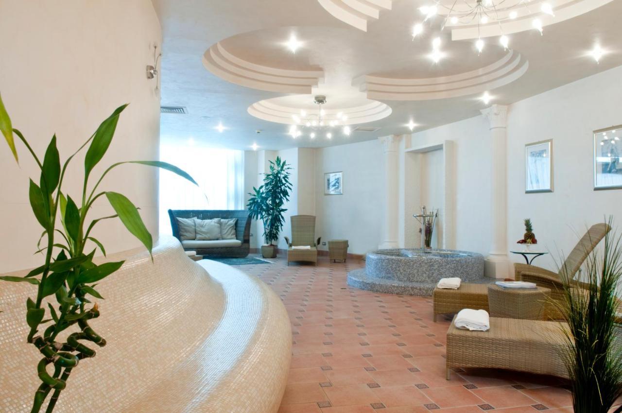 Hotel Aurelia Milano Marittima Esterno foto