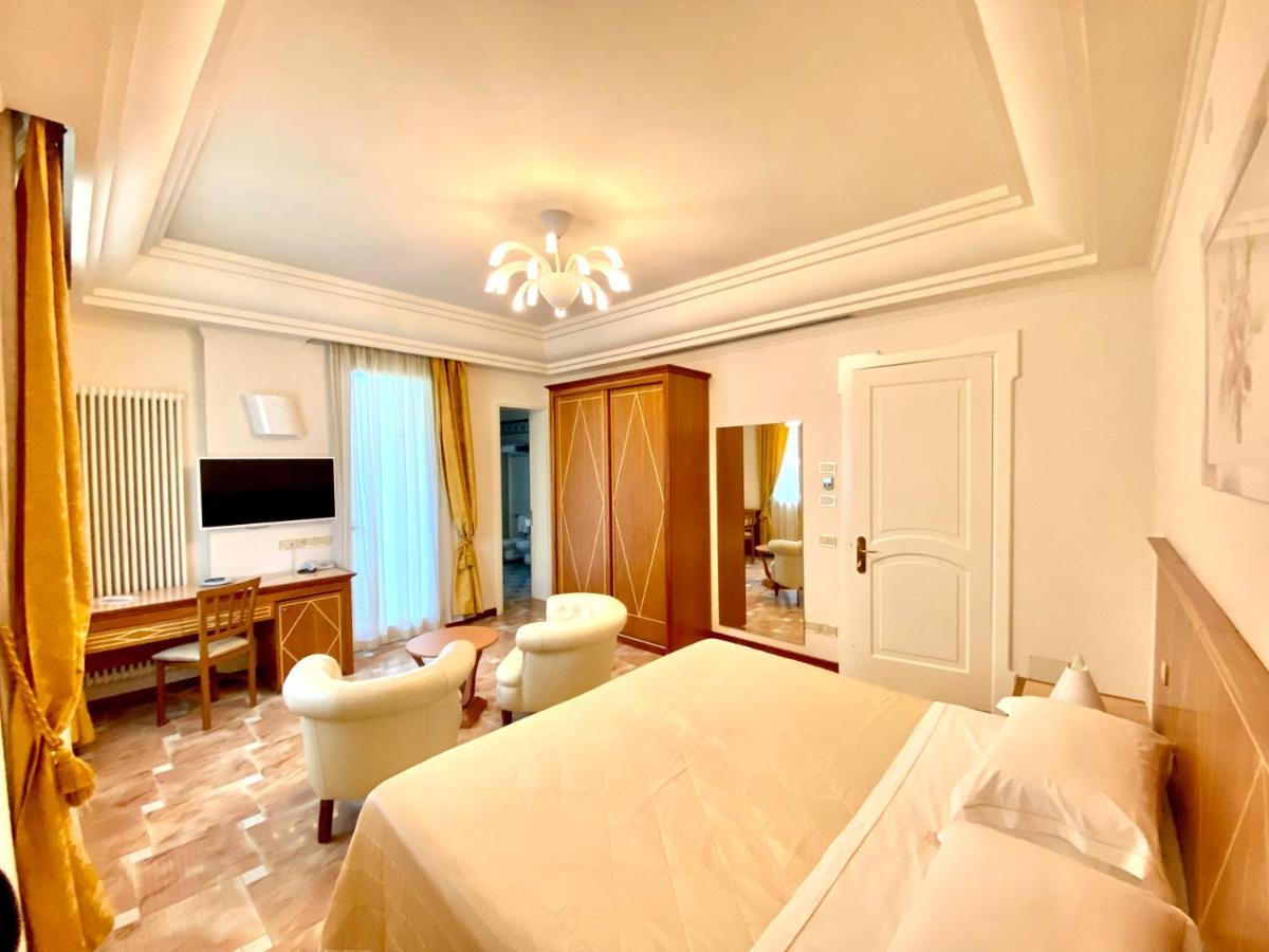 Hotel Aurelia Milano Marittima Esterno foto