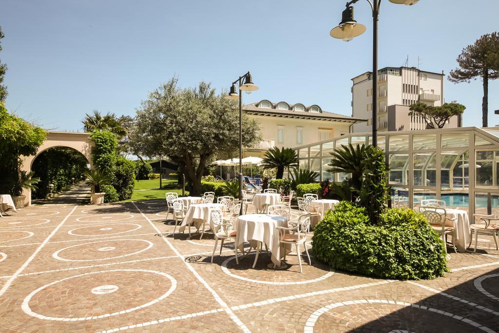 Hotel Aurelia Milano Marittima Esterno foto
