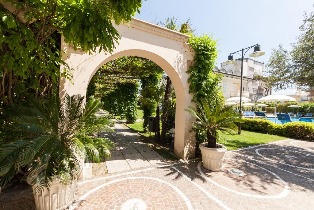 Hotel Aurelia Milano Marittima Esterno foto