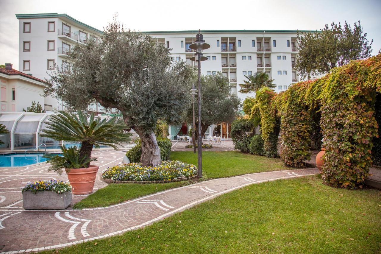 Hotel Aurelia Milano Marittima Esterno foto