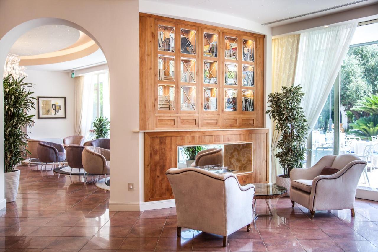 Hotel Aurelia Milano Marittima Esterno foto